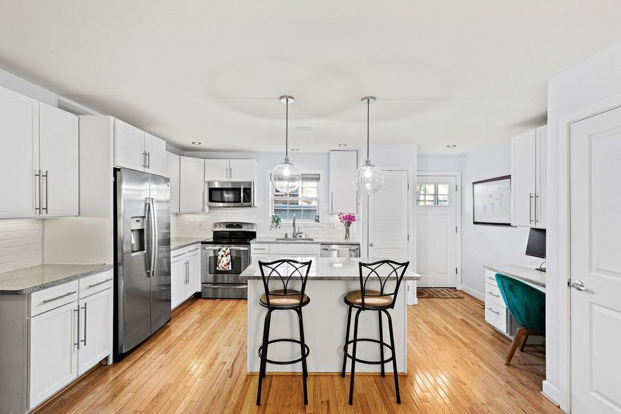 Photo - 136 Quincy Pl NE-1