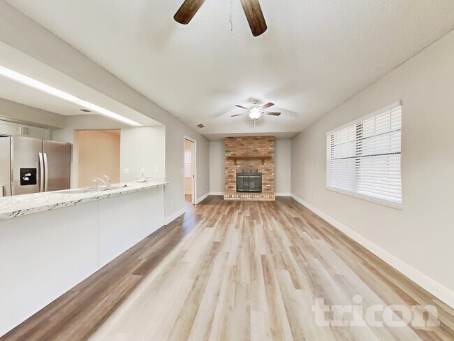 Photo - 1107 Lyric Dr