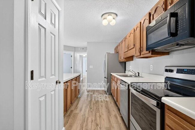 Photo - 3701-377D Cotswold Terrace