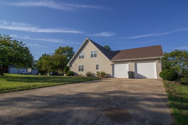 Photo - 111 Phoenix Ave