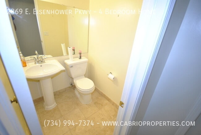 Photo - 2869 E Eisenhower Pkwy