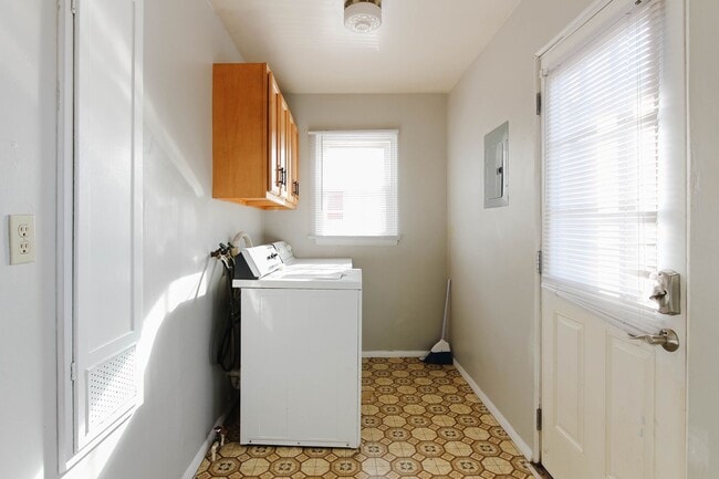 Photo - PRELEASING for AUGUST! Close to Campus