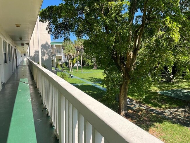Building Photo - 1420 Atlantic Shores Blvd Unit 236