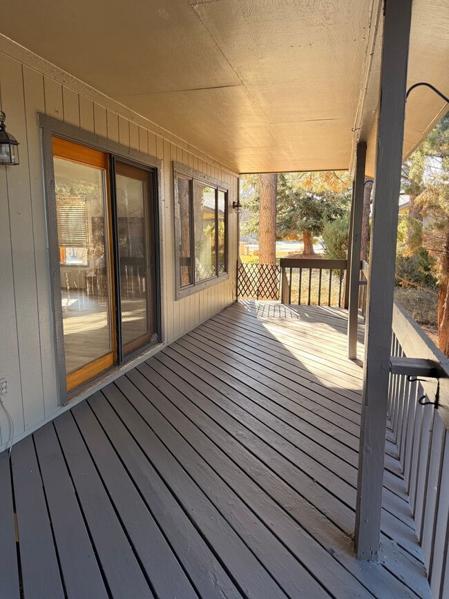 2333 N Plateau