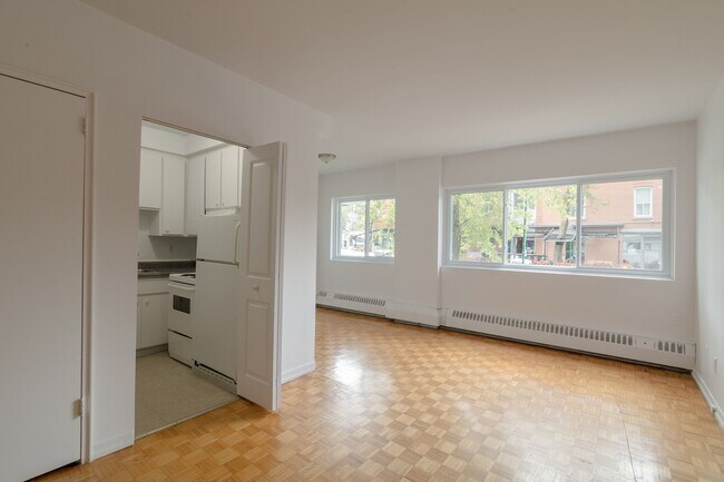 Building Photo - 809 Av Bloomfield