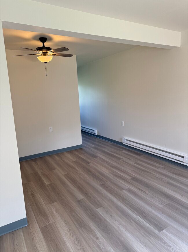 Dining Arean - Town's Edge Apartments