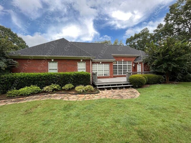 Photo - 607 Castle Dr