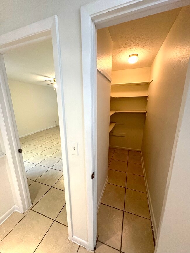 521 NE 24th Pl Unit 0