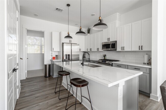 Photo - 1404 Mansfield St