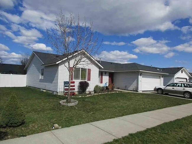 For Rent: 3 Bedroom Single-Level Home in W... - For Rent: 3 Bedroom Single-Level Home in W...