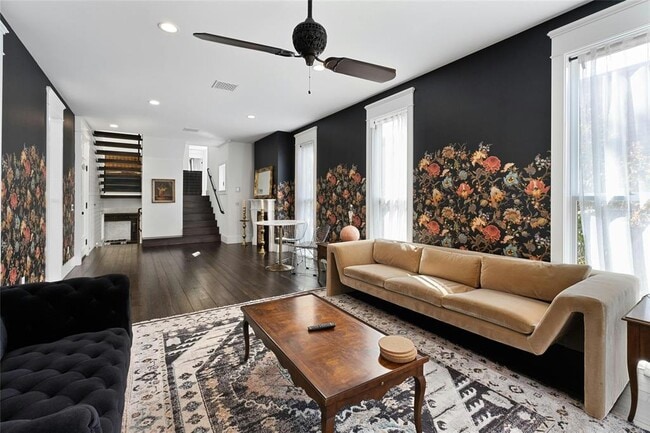 Photo - 813 1/2 E 13th St