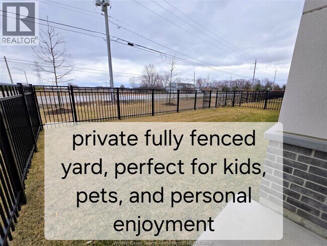 Photo - 4400 Laurier Pkwy