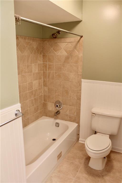 Photo - 220 Circle Dr