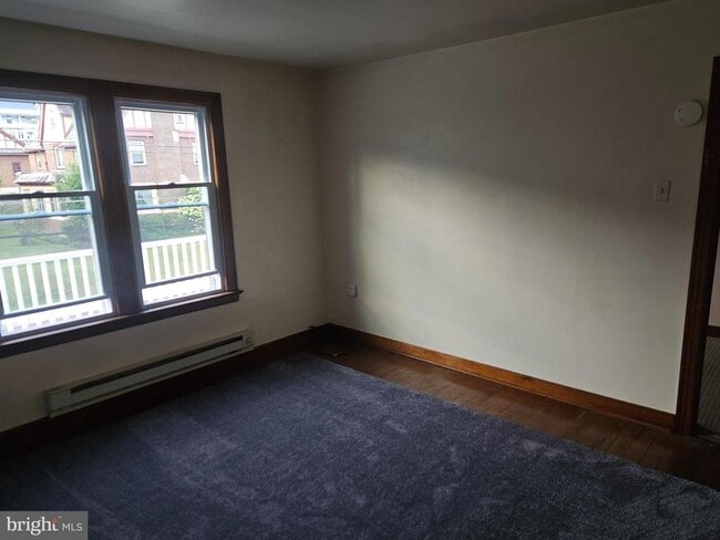 Photo - 521 E Broad St Unit APT 2