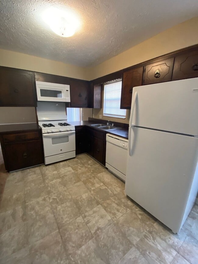 Photo - Spacious 3Bed/2Ba Brick Home Near Tyndall AFB! *1/2 Off Security Deposit for Active-Duty Miliary!*