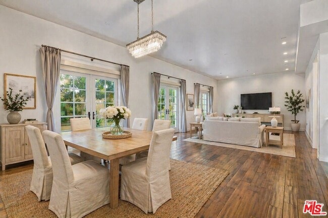 Photo - 225 S Hamilton Dr