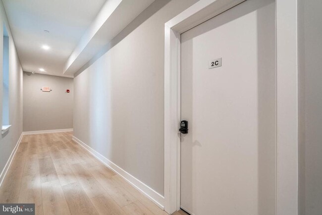Building Photo - 2401 Washington Ave Unit 2C