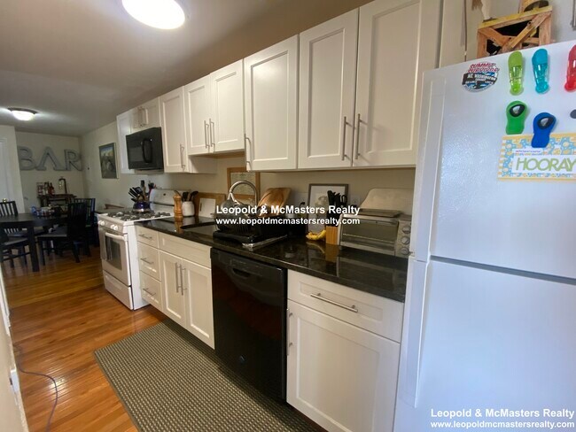 Photo - 81 Litchfield St