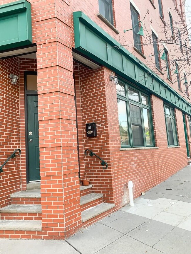 Building Photo - 473 Newark Ave Unit S1
