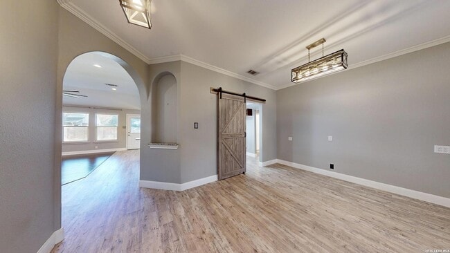 1009 Crimson Cove Dr