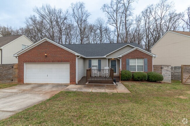 Building Photo - Charming Move-In Ready Home in Charlotte's...