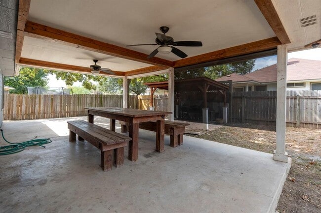 Photo - 105 Grant Way
