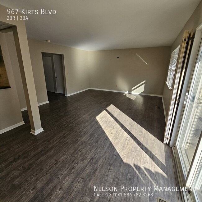 Photo - 967 Kirts Blvd