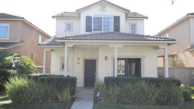 Building Photo - 3 bedrooms 2.5 baths  house in Eastlake- Chula Vista