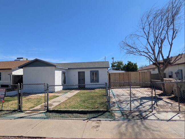 Building Photo - !!MOVE IN READY!! !RENT TO OWN! 2 BED 1 BATH MAIN & 1 BED 1 BATH GUEST HOME! $5,000.00 DOWN & $1,...