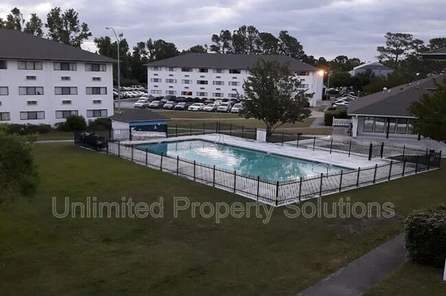 Photo - 454 Racine Dr