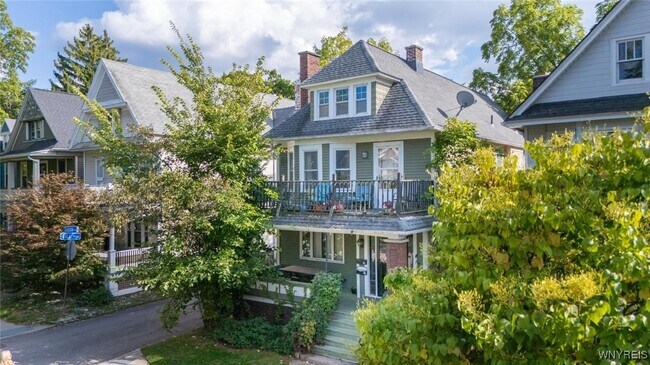 Photo - 567 Auburn Ave