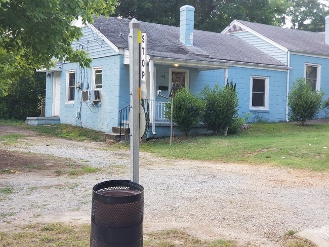 Photo - 1114 Holmes St Apartment Unit 1114