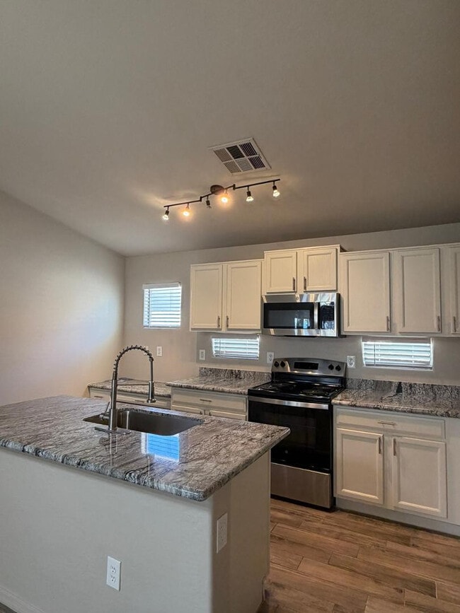 Photo - 11284 W Magnolia St