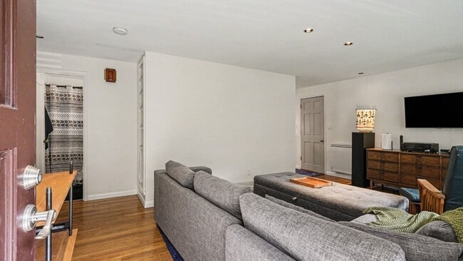 Photo - 2Bd/1Ba Shoreline House