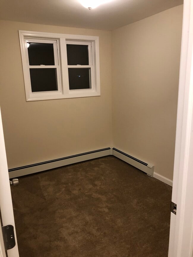 Photo - 17 Dorchester Rd Unidad Room 1