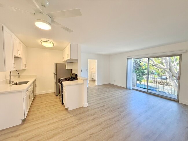 Building Photo - 12745 Venice Blvd Unit 201