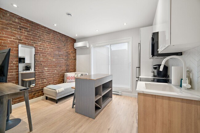 Photo - 3722 Av. Laval Unit 6