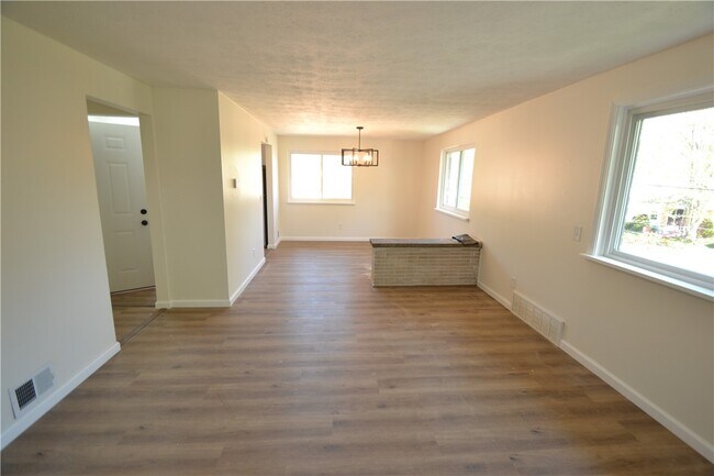 Photo - 405 Garfield Ave