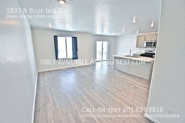 Photo - 1833 N Blue Iris Ave