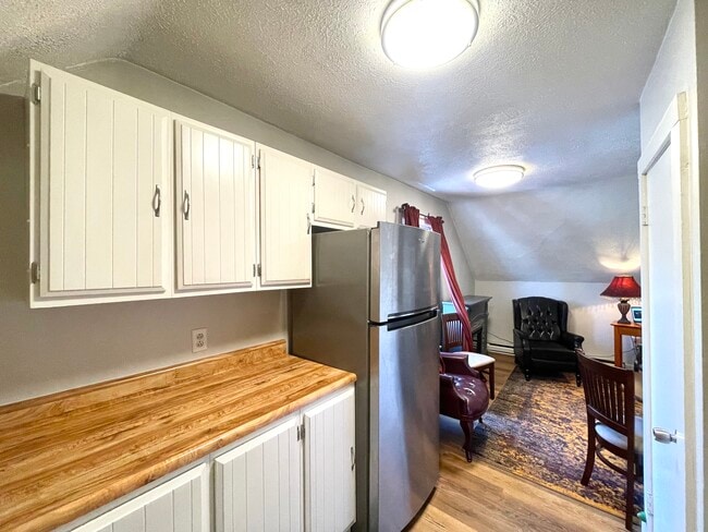 Photo - 14 Oak St Unit 3