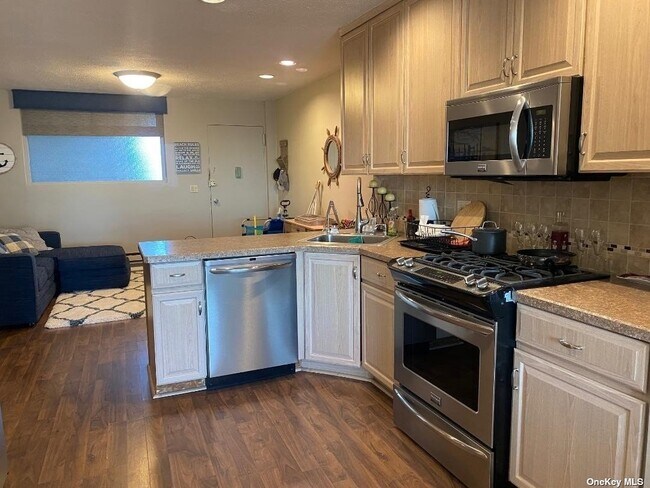 Photo - 830 Shore Rd Unit 2-O