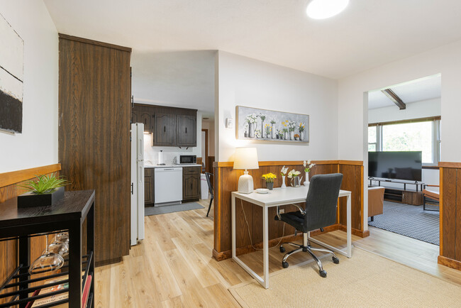 Photo - Strawberry Hill Apartments