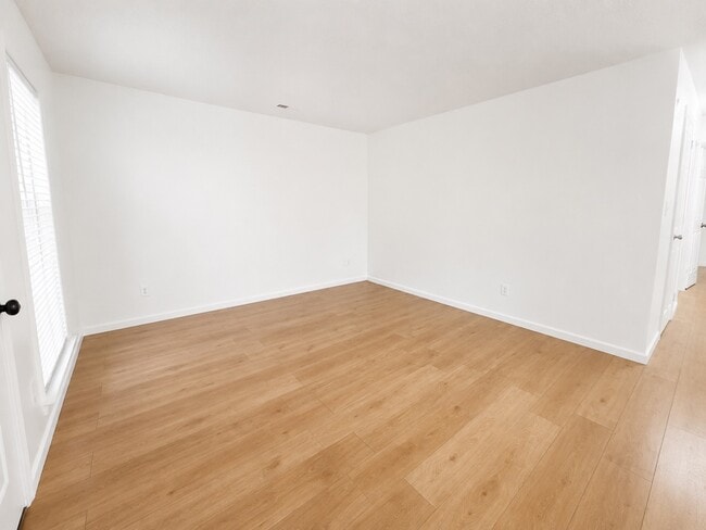 Photo - 1509 Medland Rd NW