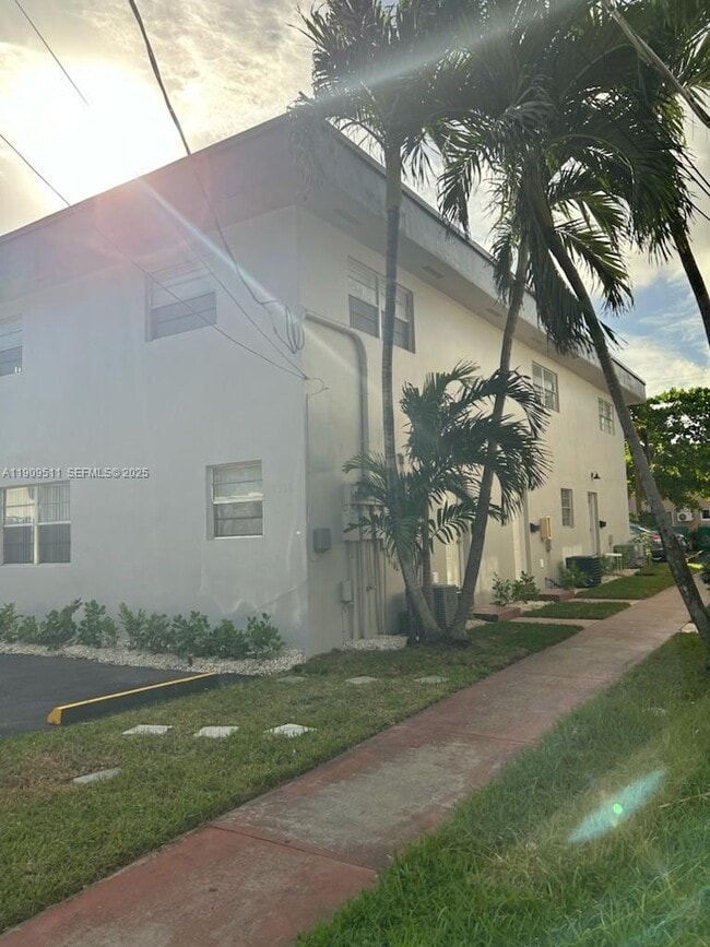 Photo - 4320 NW 11th St