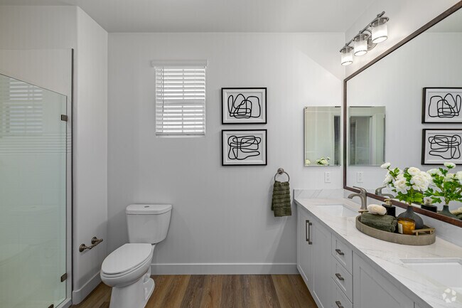 2BR, 2BA - 1,266SF - Bathroom