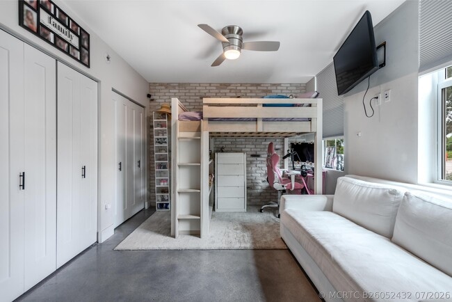 636 Fern St
