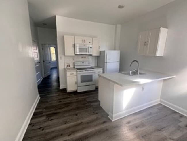 5036 Walnut St Unit 3FL