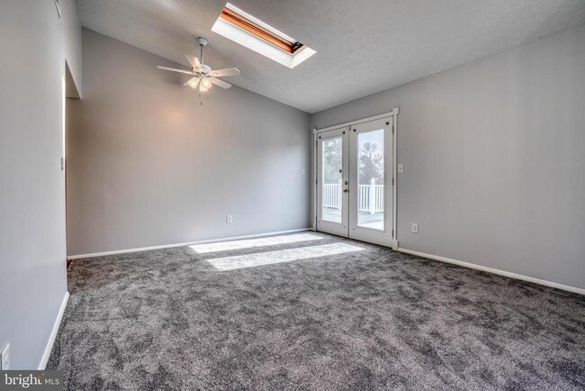 Photo - 427 Greenwood Rd