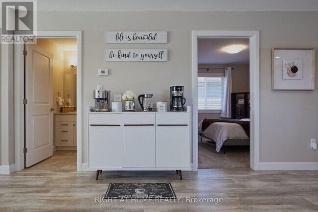 Photo - 42 Moonstone Cres