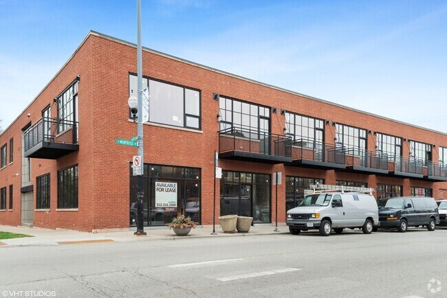 Building Photo - Top Floor 1 Bed 1 Bath Pet Friendly New Co... Unit 210 Rental